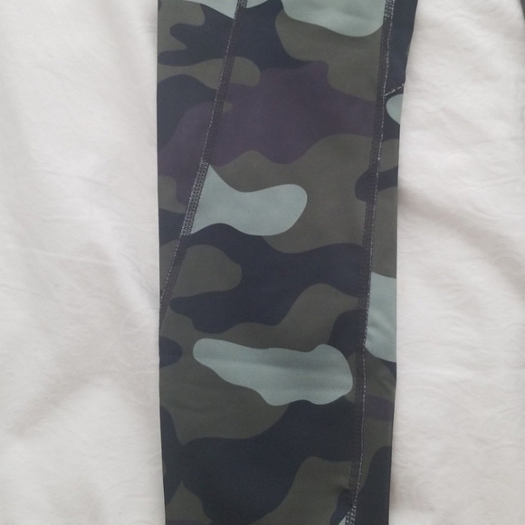Reebok Camo Active Leggings Size XS - Picture 3 of 9